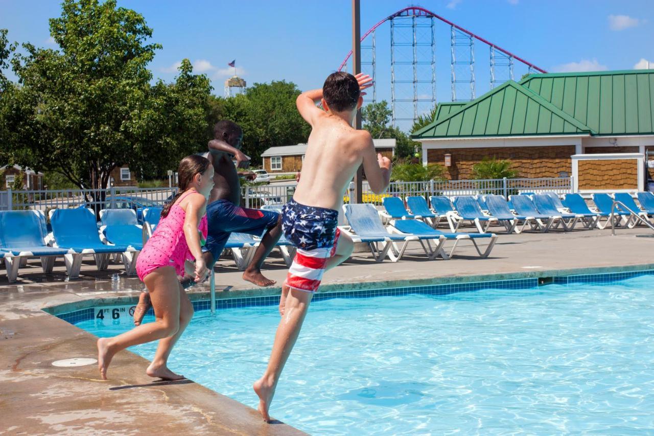 Worlds Of Fun Village カンザスシティ エクステリア 写真