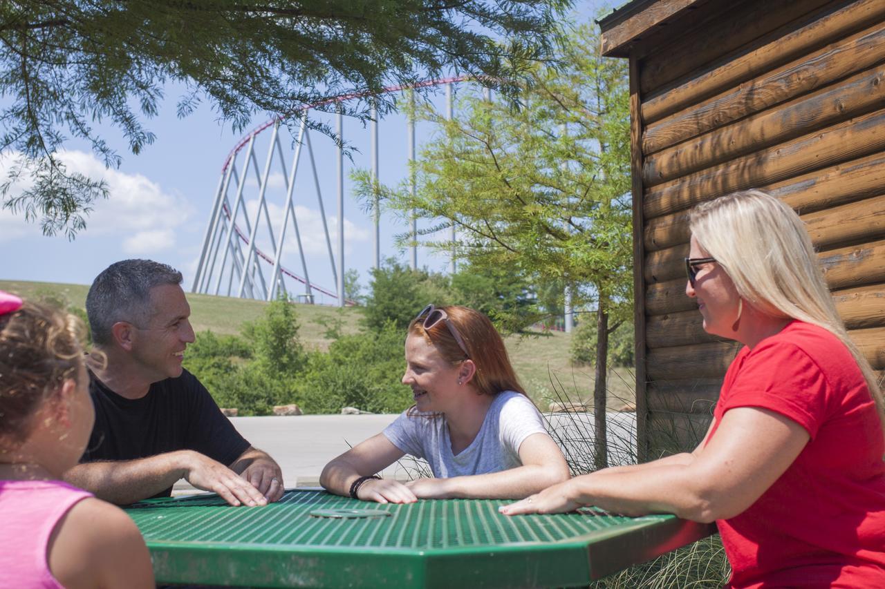 Worlds Of Fun Village カンザスシティ エクステリア 写真