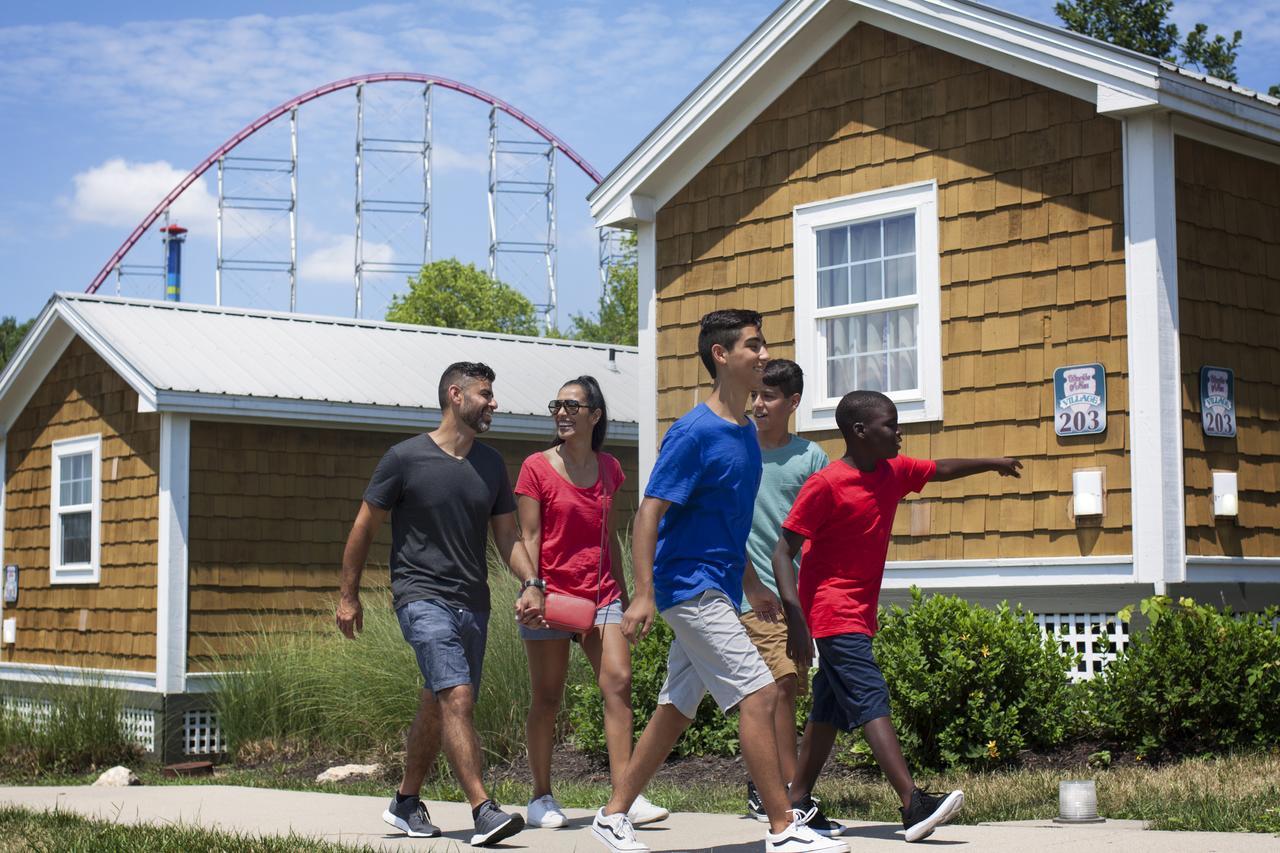 Worlds Of Fun Village カンザスシティ エクステリア 写真